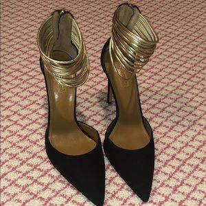 Aquazzura black pumps